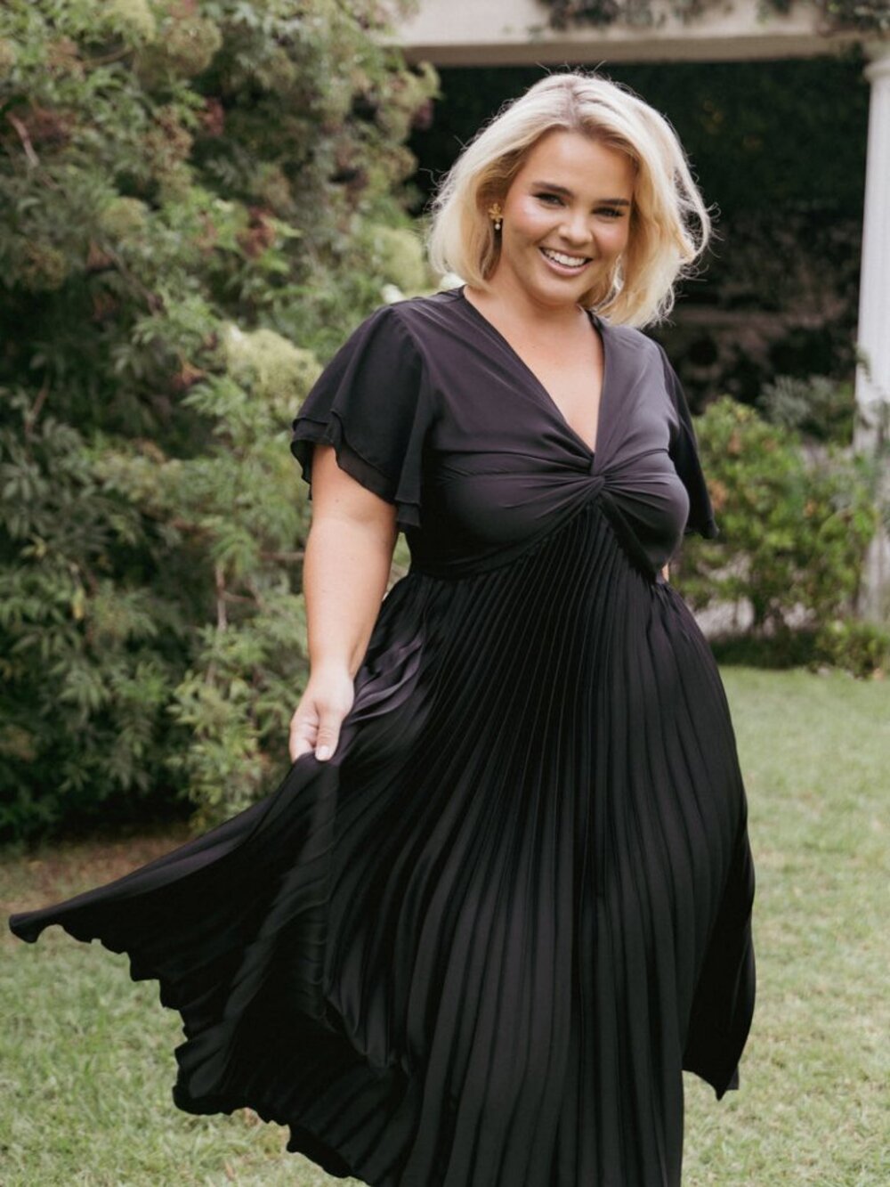 Petal & Pup Nova Black Pleated Midi Dress L - Picture 8 of 8